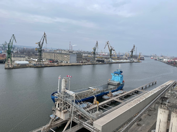 Odwołanie przetargu na dzierżawę terminala agro w Gdańsku przeciw polskiemu rolnikowi